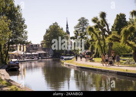 Besucher genießen am 27. Mai 2017 den sonnigen Wochenendtag am großen Hafen von Lübbenau im Spreewald. Der Spreewald wurde 1991 von der UNESCO zum Biosphärenreservat ernannt. (Foto von Emmanuele Contini/NurPhoto) *** Bitte benutzen Sie die Gutschrift aus dem Kreditfeld *** Stockfoto