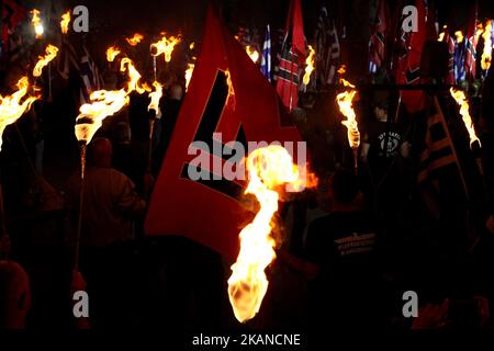 Mitglieder und Unterstützer der Goldenen Morgenröte hielten am 29. Mai 2017 in Athen, Griechenland, eine Kundgebung ab, um der Eroberung Istanbuls durch die osmanischen Türken am 29. Mai 1453 zu gedenken. (Foto von Giorgos Georgiou/NurPhoto) *** Bitte benutzen Sie die Gutschrift aus dem Kreditfeld *** Stockfoto