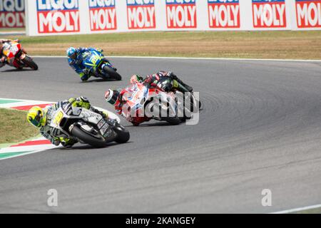 Alvaro BAUTISTA SPA Pull&Bear Aspar Team, DUCATI Jorge LORENZO SPA Ducati Team, während des Tag 3-Rennens auf dem Mugello International Cuircuit für den sechsten Lauf der MotoGP-Weltmeisterschaft Gran Premio d'Italia Oakley am 4. Juni 2017. (Foto von Fabio Averna/NurPhoto) *** Bitte nutzen Sie die Gutschrift aus dem Kreditfeld *** Stockfoto