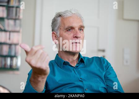 03. November 2022, Baden-Württemberg, Stuttgart: Schauspieler Walter Sittler im Gespräch mit dpa. Der Schauspieler feiert am 05.12.2022 seinen 70.. Geburtstag. Foto: Christoph Schmidt/dpa Stockfoto