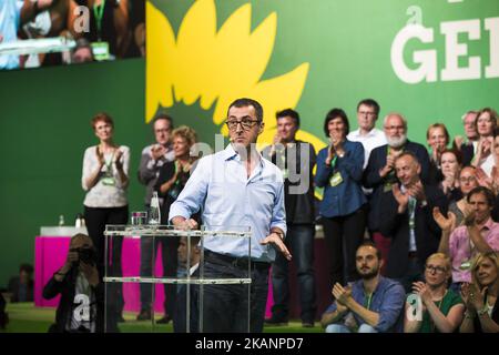 Co-Chef und Spitzenkandidat der Grünen (Buendnis 90/die Grünen) für die Bundestagswahl Cem Oezdemir spricht während des Bundeskongresses am 16. Juni 2017 im Velodrom in Berlin. (Foto von Emmanuele Contini/NurPhoto) *** Bitte benutzen Sie die Gutschrift aus dem Kreditfeld *** Stockfoto