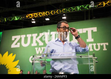 Co-Chef und Spitzenkandidat der Grünen (Buendnis 90/die Grünen) für die Bundestagswahl Cem Oezdemir spricht während des Bundeskongresses am 16. Juni 2017 im Velodrom in Berlin. (Foto von Emmanuele Contini/NurPhoto) *** Bitte benutzen Sie die Gutschrift aus dem Kreditfeld *** Stockfoto