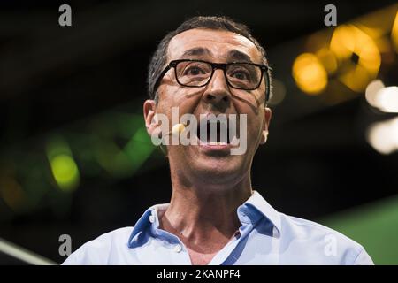 Co-Chef und Spitzenkandidat der Grünen (Buendnis 90/die Grünen) für die Bundestagswahl Cem Oezdemir spricht während des Bundeskongresses am 16. Juni 2017 im Velodrom in Berlin. (Foto von Emmanuele Contini/NurPhoto) *** Bitte benutzen Sie die Gutschrift aus dem Kreditfeld *** Stockfoto