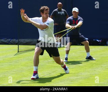 Der Brite Andy Murray während eines Trainingsspiels am ersten Tag der ATP Aegon Championships im Queen's Club im Westen Londons am 19. Juni 2017 (Foto: Kieran Galvin/NurPhoto) *** Bitte benutzen Sie die Gutschrift aus dem Kreditfeld *** Stockfoto