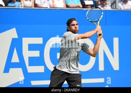 Adrian Mannarino (FRA) beim ersten Lauf der AEGON Championships 2017 im Queen's Club, London, am 18. Juni 2017. (Foto von Alberto Pezzali/NurPhoto) *** Bitte nutzen Sie die Gutschrift aus dem Kreditfeld *** Stockfoto