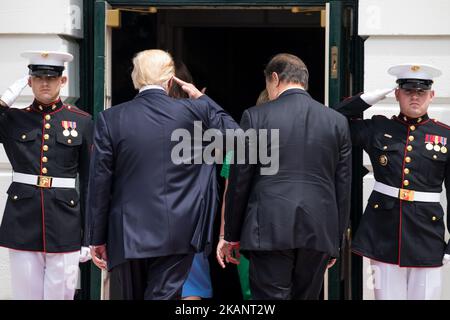 Präsident Donald Trump und First Lady Melania Trump begrüßten am Montag, den 19. Juni 2017, den Präsidenten Juan Carlos Varela und Frau Lorena Castillo Varela aus Panama auf dem Südportico (South Lawn) des Weißen Hauses. (Foto von Cheriss May/NurPhoto) *** Bitte nutzen Sie die Gutschrift aus dem Kreditfeld *** Stockfoto