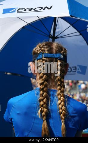 Ball Girl während der ersten Runde am zweiten Tag der ATP Aegon Championships im Queen's Club im Westen Londons am 20. Juni 2017 (Foto: Kieran Galvin/NurPhoto) *** Bitte benutzen Sie die Gutschrift aus dem Credit Field *** Stockfoto