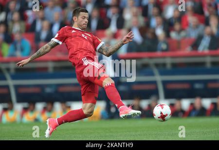 Fedor Smolov der russischen Fußballnationalmannschaft wetteifern während des Spiels des FIFA Confederations Cup 2017, erste Etappe - Gruppe A zwischen Russland und Portugal im Spartak-Stadion am 21. Juni 2017 in Moskau, Russland. (Foto von Igor Russak/NurPhoto) *** Bitte nutzen Sie die Gutschrift aus dem Kreditfeld *** Stockfoto