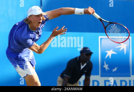 Denis Shapovalov (CAN) gegen Tomas Berdych CZE während des zweiten Spiels am dritten Tag der ATP Aegon Championships im Queen's Club im Westen Londons am 21. Juni 2017 (Foto: Kieran Galvin/NurPhoto) *** Bitte benutzen Sie die Gutschrift aus dem Kreditfeld *** Stockfoto