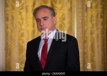 Der Generalsekretär der VA, David Shulkin, bereitet sich darauf vor, am Freitag, den 23. Juni 2017, vor der Unterzeichnung des „Department of Veterans Affairs Accountability and Whistleblower Protection Act“ von 2017 durch Präsident Donald Trump im East Room des Weißen Hauses zu sprechen. (Foto von Cheriss May) (Foto von Cheriss May/NurPhoto) *** Bitte nutzen Sie die Gutschrift aus dem Credit Field *** Stockfoto
