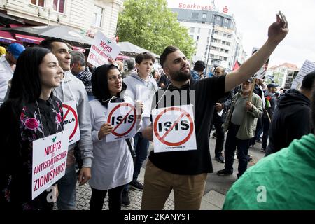 Am 23. Juni 2017 nehmen Menschen an einer Al-Quds-Demonstration in Berlin Teil. (Foto von Emmanuele Contini/NurPhoto) *** Bitte benutzen Sie die Gutschrift aus dem Kreditfeld *** Stockfoto