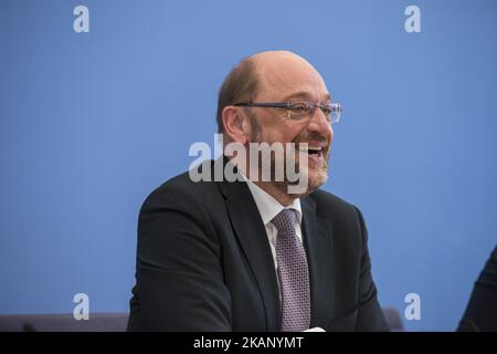 Kanzlerkandidat und Vorsitzender der Sozialdemokratischen Partei (SPD) Martin Schulz wird bei einer Pressekonferenz zur Arbeit der Partei während der letzten Gesetzgebung auf der Bundespressekonferenz am 27. Juni 2017 in Berlin abgebildet. (Foto von Emmanuele Contini/NurPhoto) *** Bitte benutzen Sie die Gutschrift aus dem Kreditfeld *** Stockfoto