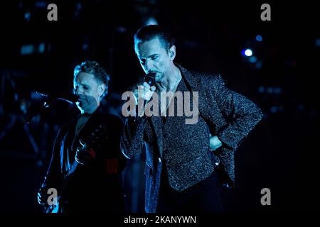 Die englische elektronische Rockband Depeche Mode, die am 27. Juni 2017 im San Siro Stadium in Mailand, Italien, auf der Bühne zu sehen war.(Foto: Roberto Finizio/NurPhoto) *** Bitte benutzen Sie die Gutschrift aus dem Credit Field *** Stockfoto