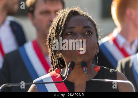 La France Insoumise, Parlamentsabgeordneter Daniele Obono, hält eine Rede während einer Versammlung am Place de la Republique am 3. Juli 2017 in Paris, als Reaktion auf die Ansprache des französischen Präsidenten an die Mitglieder der Nationalversammlung und des Senats seit seiner Wahl. (Foto von Julien Mattia/NurPhoto) *** Bitte nutzen Sie die Gutschrift aus dem Kreditfeld *** Stockfoto