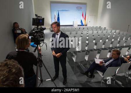Der niederländische Ministerpräsident Mark Rutte wird am letzten Tag des Gipfels G20 in Hamburg am 8. Juli 2017 bei einer Pressekonferenz zu sehen sein. Der Premierminister erklärte in einem Fernsehinterview, er habe mit dem russischen Präsidenten Wladimir Putin über den Flugzeugabsturz MH17 gesprochen, bei dem 298 Passagiere getötet wurden, ein prekäres Problem zwischen den beiden Ländern. (Foto von Jaap Arriens/NurPhoto) *** Bitte benutzen Sie die Gutschrift aus dem Kreditfeld *** Stockfoto