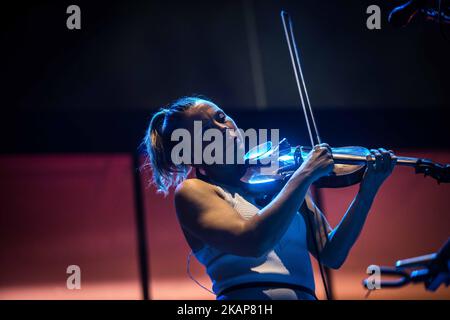 Sarah Neufeld von der kanadischen Indie-Rockband Arcade Fire auf der Bühne beim Milano Summer Festival im Ippodromo San Siro, Mailand, Italien, am 17. Juli 2017. (Foto von Roberto Finizio/NurPhoto) *** Bitte nutzen Sie die Gutschrift aus dem Kreditfeld *** Stockfoto