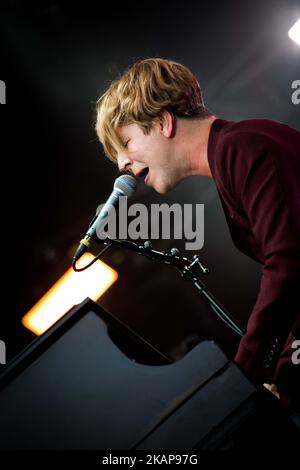 Der englische Sänger und Songwriter Tom Odell tritt am 19. Juli 2017 auf der Bühne des Moon&Stars 2017 Festivals in Locarno, Schweiz, auf. (Foto von Roberto Finizio/NurPhoto) *** Bitte nutzen Sie die Gutschrift aus dem Kreditfeld *** Stockfoto