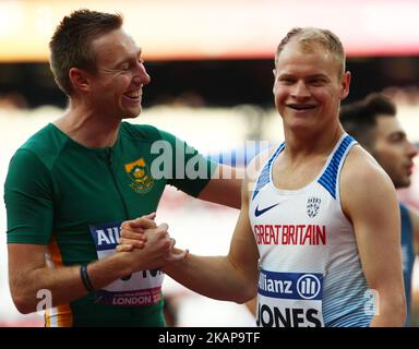 L-R Rhys Jones aus Großbritannien und Chari Du Toit aus Südafrika treten am 100m T37 19. Juli 2017 im London Stadium in London bei der Leichtathletik-Weltmeisterschaft im Jahr 1 im Lauf der Männer in der Runde 1 an (Foto: Kieran Galvin/NurPhoto) *** Bitte benutzen Sie die Gutschrift aus dem Kreditfeld *** Stockfoto