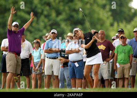 Lexi Thompson aus Coral Springs, Florida, folgt ihrem Schuss vom Rough zum 18. Green während der zweiten Runde des Marathon LPGA Classic Golfturniers im Highland Meadows Golf Club in Sylvania, Ohio, USA, am Freitag, 21. Juli 2017. (Foto von Amy Lemus/NurPhoto) *** Bitte nutzen Sie die Gutschrift aus dem Kreditfeld *** Stockfoto