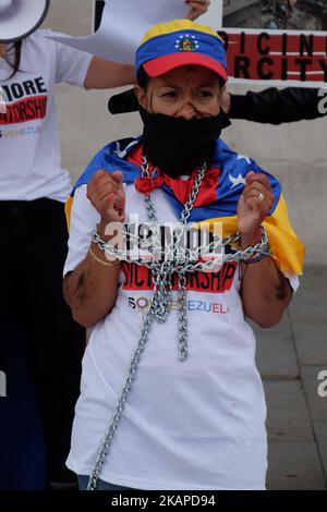 Am 29. Juli 2017 protestieren Mitglieder der venezolanischen Gemeinschaft in London auf dem Trafalgar Square gegen Venezuelas Präsidenten Nicolás Maduro. (Foto von Jay Shaw Baker/NurPhoto) *** Bitte nutzen Sie die Gutschrift aus dem Kreditfeld *** Stockfoto