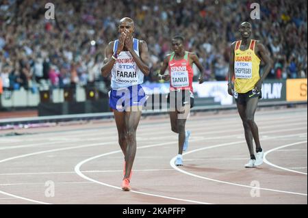 Mo Farah aus Großbritannien feiert am ersten Tag der Leichtathletik-Weltmeisterschaften 16. in London 2017 im London Stadium am 4. August 2017 in London, Großbritannien, den Goldsieg im 10000-Meter-Finale der Männer. (Foto von Ulrik Pedersen/NurPhoto) *** Bitte nutzen Sie die Gutschrift aus dem Kreditfeld *** Stockfoto