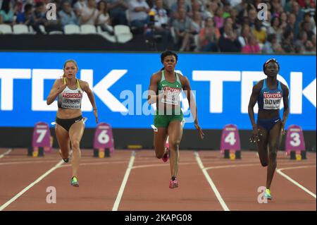 Gina LÜCKENKEMPER, Deutschland, und Blessing OKAGBARE-IGHOTEGUONOR, Nigeria, und Tori BOWIE, USA; während des 100-Meter-Halbfinales in London am 6. August 2017 bei der Leichtathletik-Weltmeisterschaft 2017. (Foto von Ulrik Pedersen/NurPhoto) *** Bitte nutzen Sie die Gutschrift aus dem Kreditfeld *** Stockfoto