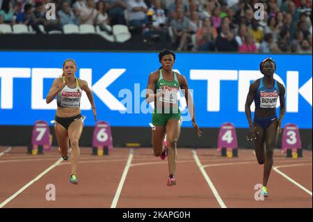 Gina LÜCKENKEMPER, Deutschland, und Blessing OKAGBARE-IGHOTEGUONOR, Nigeria, und Tori BOWIE, USA; während des 100-Meter-Halbfinales in London am 6. August 2017 bei der Leichtathletik-Weltmeisterschaft 2017. (Foto von Ulrik Pedersen/NurPhoto) *** Bitte nutzen Sie die Gutschrift aus dem Kreditfeld *** Stockfoto