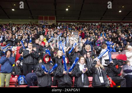 Die Special Olympics National Games starteten offiziell mit einer durchgeknallten, aber sternenübersäten Eröffnungszeremonie im Bramall Lane-Stadion von Sheffield United in Sheffield, Großbritannien, am 8. August 2017. Tausende Menschen jubeln, während die regionalen Teams bei starkem Regen präsentiert werden. (Foto von Dominika Zarzycka/NurPhoto) *** Bitte nutzen Sie die Gutschrift aus dem Kreditfeld *** Stockfoto