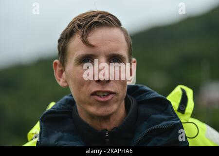 Ein belgischer Radfahrer Dylan Teuns, der für das BMC Racing Team während einer Top Riders Medienfischereitour am Vorabend der Eröffnungsphase des Arktischen Rennens von Norwegen 2017 in der Nähe der Insel Andorja unterwegs ist. Am Mittwoch, den 9. August 2017, auf der Insel Andorja, Norwegen. (Foto von Artur Widak/NurPhoto) *** Bitte nutzen Sie die Gutschrift aus dem Kreditfeld *** Stockfoto