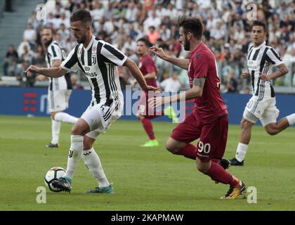 Miralem Pjanic während des Spiels der Serie A zwischen Juventus und Cagliari in Turin am 19. August 2017 (Foto: Loris Roselli/NurPhoto). Stockfoto