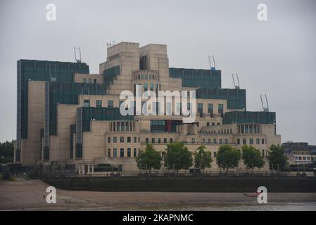 Der Secret Intelligence Service, auch bekannt als MI6 Headquarters Building, ist am 23. August 2017 in London, Großbritannien, abgebildet. Der Secret Intelligence Service (SIS), gemeinhin bekannt als MI6 (Military Intelligence, Abschnitt 6), ist die ausländische Nachrichtenagentur der Regierung des Vereinigten Königreichs. (Foto von Alberto Pezzali/NurPhoto) Stockfoto