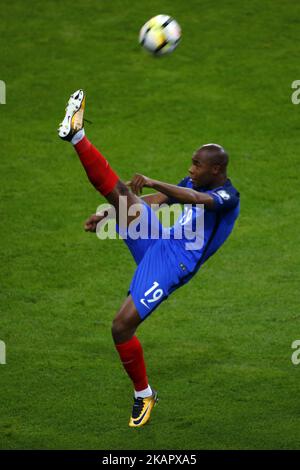 Djibril Sidibe während des Qualifikationsspiels der FIFA-Weltmeisterschaft 2018 zwischen Frankreich und den Niederlanden im Stade de France am 31. August 2017 in Paris, Frankreich. (Foto von Mehdi Taamallah/NurPhoto) Stockfoto