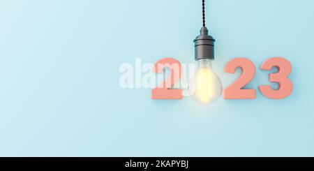 Kreative 3D Wiedergabe von 2023 Schilder mit rosa Zahlen und glühenden Retro-Glühbirne auf blauem Hintergrund Stockfoto