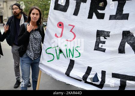 Die Demonstranten halten ein Banner mit einer ZEP 93 (Zone des vorrangigen Bildungsprogramms)-High School aus der Grafschaft Ile de France 93. Streik und Protest vor dem Pariser Regionalbüro, unterstützt vom Abgeordneten der seine Saint Denis, Eric Coquerel. (Foto von Julien Mattia/NurPhoto) Stockfoto