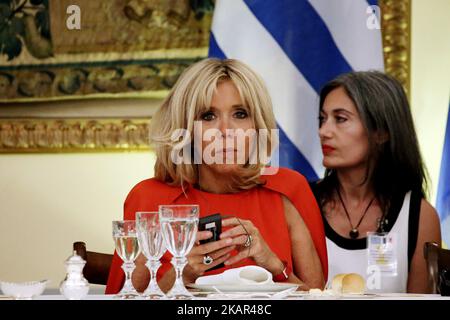 Die Ehefrau des französischen Präsidenten Brigitte Macron während eines Staatsessens im Präsidentenhaus in Athen, Griechenland, am 7. September 2017. (Foto von Panayotis Tzamaros/NurPhoto) Stockfoto