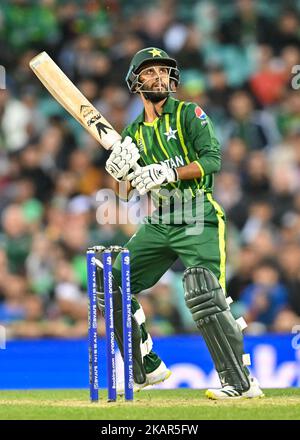 Sydney, Australien. November 03, 2022, Mohammad Haris von Pakistan Fledermäuse während der ICC Men's T20 World Cup-Spiel zwischen Pakistan und Südafrika auf Sydney Cricket Ground am 03. November 2022 in Sydney, Australien. DAS BILD DARF NUR REDAKTIONELL VERWENDET WERDEN – ES DARF NICHT KOMMERZIELL VERWENDET WERDEN Stockfoto