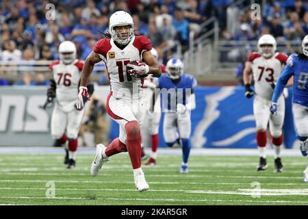 Larry Fitzgerald (11), ein großer Empfänger der Arizona Cardinals, trägt den Ball in der ersten Hälfte eines NFL-Fußballspiels gegen die Arizona Cardinals in Detroit, Michigan, USA, am Sonntag, den 10. September 2017. (Foto von Amy Lemus/NurPhoto) Stockfoto