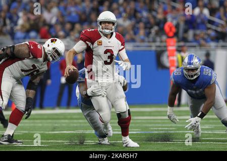 Arizona Cardinals Quarterback Carson Palmer (3) bereitet sich auf den Pass während der zweiten Hälfte eines NFL-Fußballspiels gegen die Arizona Cardinals in Detroit, Michigan, USA, am Sonntag, 10. September 2017 vor. (Foto von Amy Lemus/NurPhoto) Stockfoto