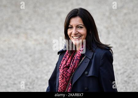 Die Pariser Bürgermeisterin Anne Hidalgo trifft am 15. September 2017 im Elysée-Palast in Paris ein, um die Krönung von Paris als Gastgeber der Olympischen Spiele 2024 zu feiern. (Foto von Julien Mattia/NurPhoto) Stockfoto