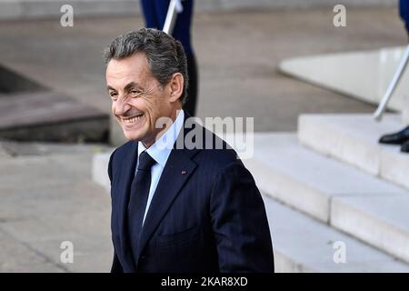 Der ehemalige französische Präsident Nicolas Sarkozy verlässt den Elysée-Palast in Paris nach einer Zeremonie zur Krönung der Olympischen Spiele 2024 in Paris am 15. September 2017. (Foto von Julien Mattia/NurPhoto) Stockfoto