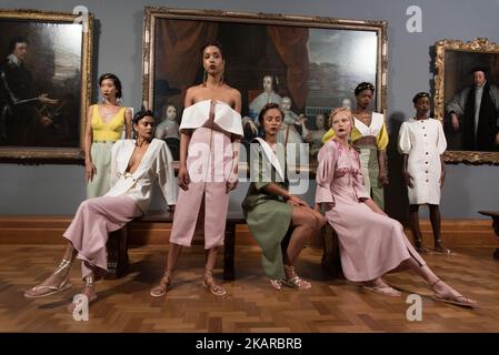 Blick auf die Backstage und Details vor der Tata Naka Präsentation während der London Fashion Week 2017. September in London am 19. September 2017. (Foto von Alberto Pezzali/NurPhoto) Stockfoto