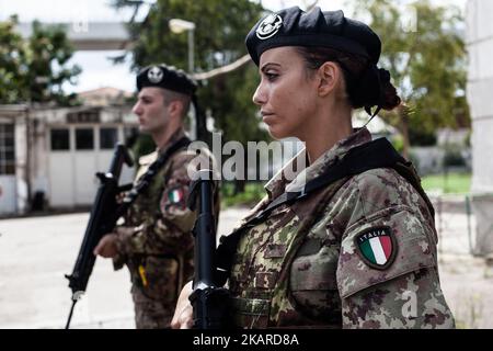 Vorbereitung Italienische Truppen vor dem Angriff, Kampanien Gruppe, Kommandant ist Oberst Salvatore Alessandro Sarci, Neapel September am 19,2017 als Sicherheitsmaßnahmen wurden nach Angriffen in London verstärkt. (Foto von Paolo Manzo/NurPhoto) Stockfoto