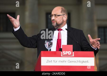 Kanzlerkandidat der Sozialdemokratischen Partei (SPD) Martin Schulz spricht am 22. September 2017 bei einer Wahlveranstaltung am Gendarmenmarkt in Berlin. (Foto von Emmanuele Contini/NurPhoto) Stockfoto