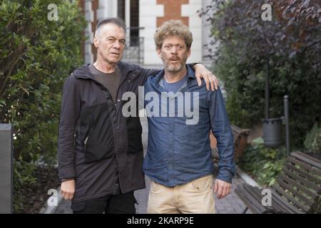 Der Filmregisseur Pablo Solarz und der Schauspieler Miguel Angel Sola nehmen am 4. Oktober 2017 an der Präsentation von „El Ultimo Traje“ in Madrid in der Casa de America Teil. (Foto von Oscar Gonzalez/NurPhoto) Stockfoto