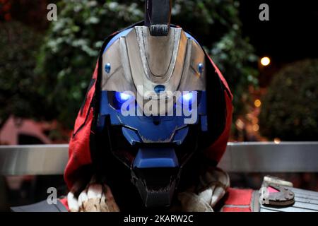 Science Fiction Ausstellung im Onassis Cultural Center in Athen, Griechenland am 9. Oktober 2017. Science Fiction: A Journey into the Unknown untersucht den langjährigen Einfluss von Science Fiction auf die gesamte Bandbreite der zeitgenössischen Kultur. Durch ikonische Bücher und Comics, Filme und Musik lässt die Ausstellung das Unbekannte vertraut erscheinen. (Foto von Giorgos Georgiou/NurPhoto) Stockfoto