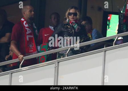 DIE US-Sängerin Madonna nimmt am 10. Oktober 2017 am FIFA Fußball-Qualifikationsspiel 2018 zwischen Portugal und der Schweiz im Luz-Stadion in Lissabon, Portugal, Teil. (Foto von Pedro Fiuza/NurPhoto) Stockfoto