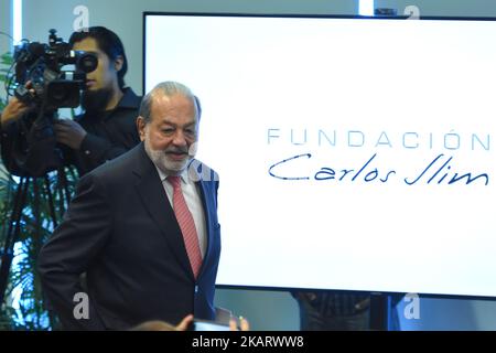 Der Geschäftsmann Carlos Slim Helu veranstaltet eine Pressekonferenz, um bekannt zu geben, dass er die Opfer des Erdbebens vom 19. September durch die Carlos Slim Foundation am 10. Oktober 2017 in Mexiko-Stadt, Mexiko, unterstützen wird (Foto: Carlos Tischler/NurPhoto) Stockfoto