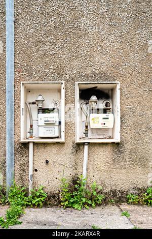 Gaszähler an der Außenwand Stockfoto