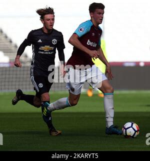 West Ham United U23s Sam Byram beim Premier League 2 Division 1 Spiel zwischen West Ham United unter 23s und Manchester United unter 23s im London Stadium in London, England am 15. Oktober 2017. (Foto von Kieran Galvin/NurPhoto) Stockfoto