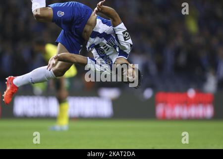 Der brasilianische Verteidiger von Porto, FelIPs, feiert am 21. Oktober 2017 im Dragao Stadium in Porto, nachdem er beim Premier League 2017/18-Spiel zwischen dem FC Porto und dem FC Pacos de Ferreira ein Tor erzielt hatte. (Foto von Pedro Lopes / DPI / NurPhoto) Stockfoto